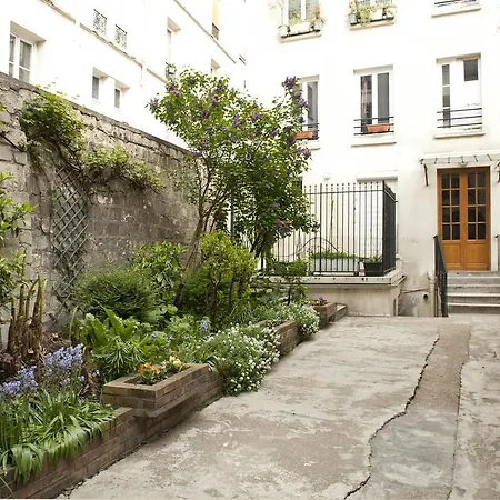 Apartment Lepic