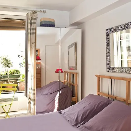 Lepic Apartment Paris